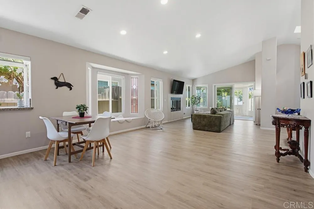 https://cdn.realtyfeed.com/cdn/127/306731715/f83cfacebddecd34128ad86e16064ae9.webp