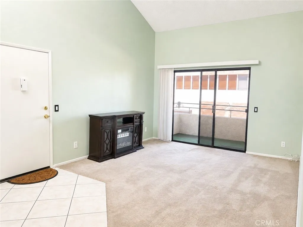 27236 Luther Drive Unit 702, Canyon Country, CA 91351 - Photo 3 of 19, Canyon Country, CA