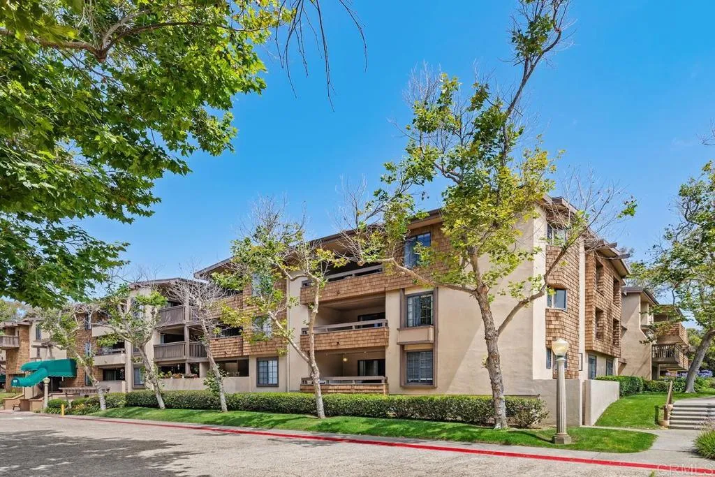 https://cdn.realtyfeed.com/cdn/127/306731781/00e244b6ffef9e64c5cf661161cdea7c.webp