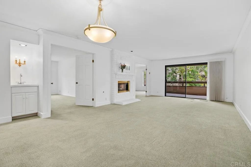 https://cdn.realtyfeed.com/cdn/127/306731781/094ada3847e7037859612832abccdfd2.webp
