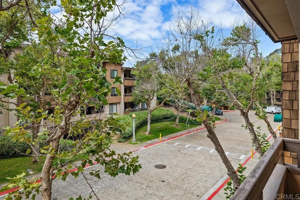 https://cdn.realtyfeed.com/cdn/127/306731781/2f6c0ef2ee9f7fd83b0ded0c1bd8edff.webp