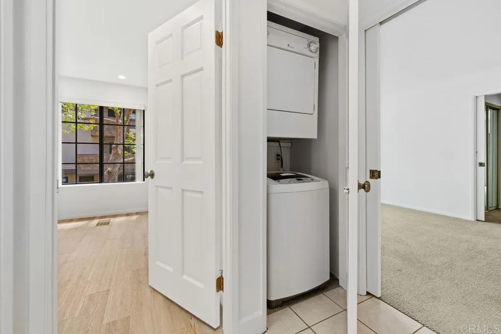 https://cdn.realtyfeed.com/cdn/127/306731781/3e886c2a1e47bb7bfda9a29604e8c6df.webp