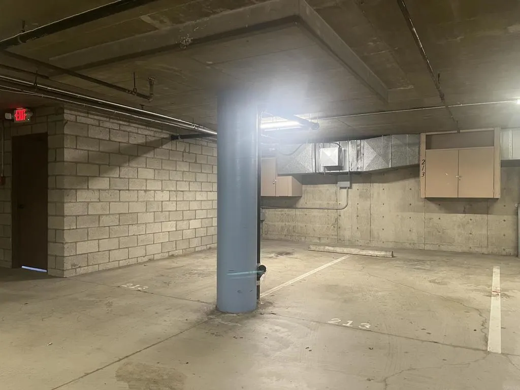 https://cdn.realtyfeed.com/cdn/127/306731781/d48aff65ec0fd43a00727f083ba3a521.webp