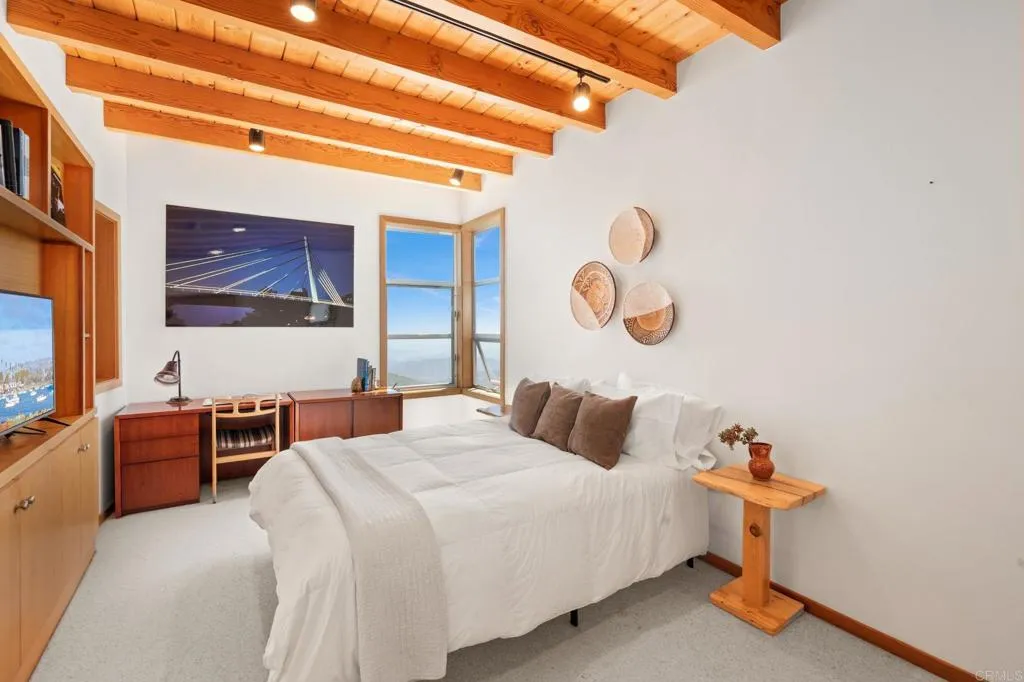 https://cdn.realtyfeed.com/cdn/127/306731814/05ab6303a89a4aa03744137763c7f434.webp