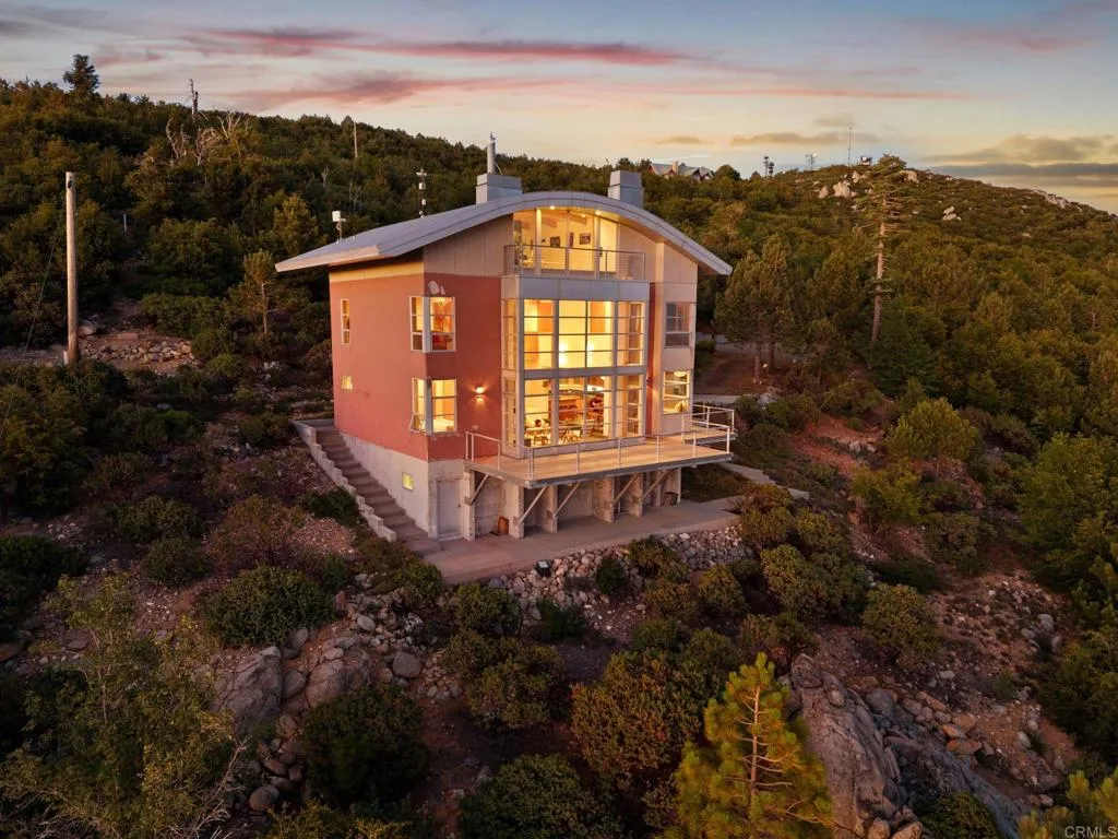 https://cdn.realtyfeed.com/cdn/127/306731814/27ade42e905a0556cfe60adfa9e599a8.webp