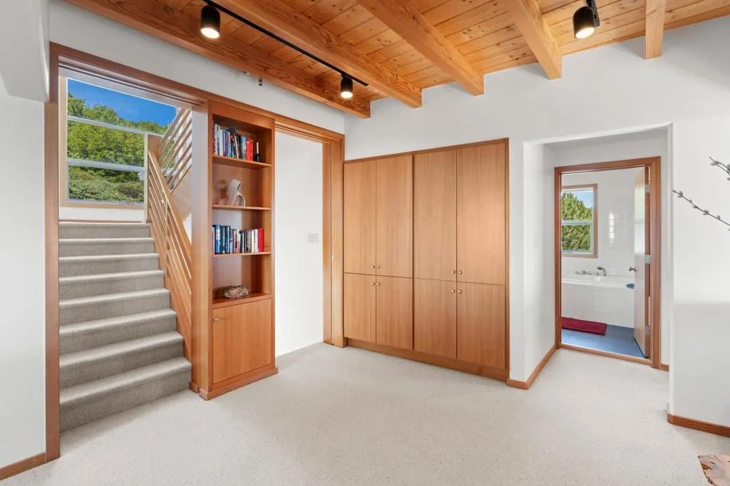 https://cdn.realtyfeed.com/cdn/127/306731814/3cfb8d2de885b6faf45dd5e109bbd91c.webp
