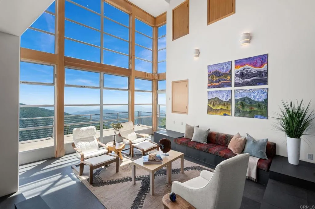 https://cdn.realtyfeed.com/cdn/127/306731814/799aa17c3e1336f1d6b5db0e28bbf5ea.webp