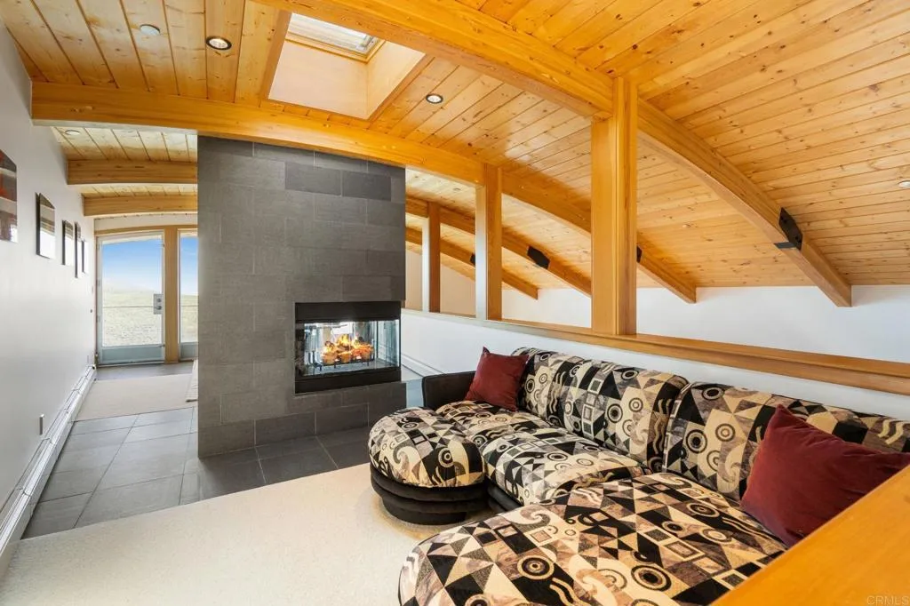 https://cdn.realtyfeed.com/cdn/127/306731814/8b45ffad8c0f9eb4582cbc074dd0bab2.webp