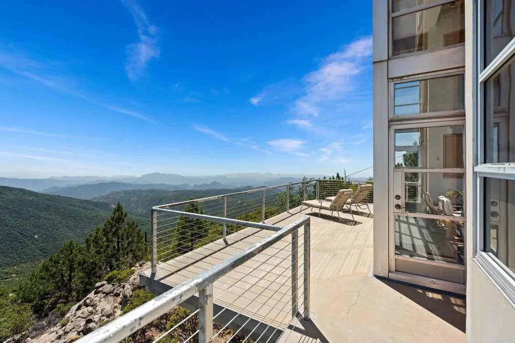 https://cdn.realtyfeed.com/cdn/127/306731814/9598f55a70e5e4490e101581e419bd63.webp