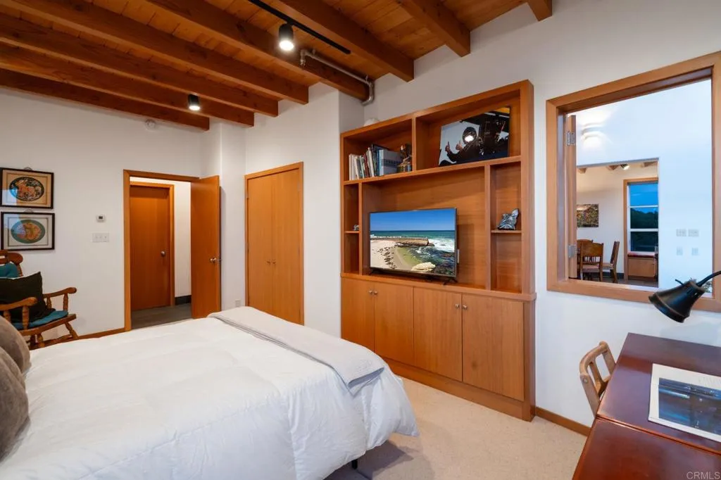 https://cdn.realtyfeed.com/cdn/127/306731814/e3fb0cfdad3f56b351fabe74fd0cc04b.webp