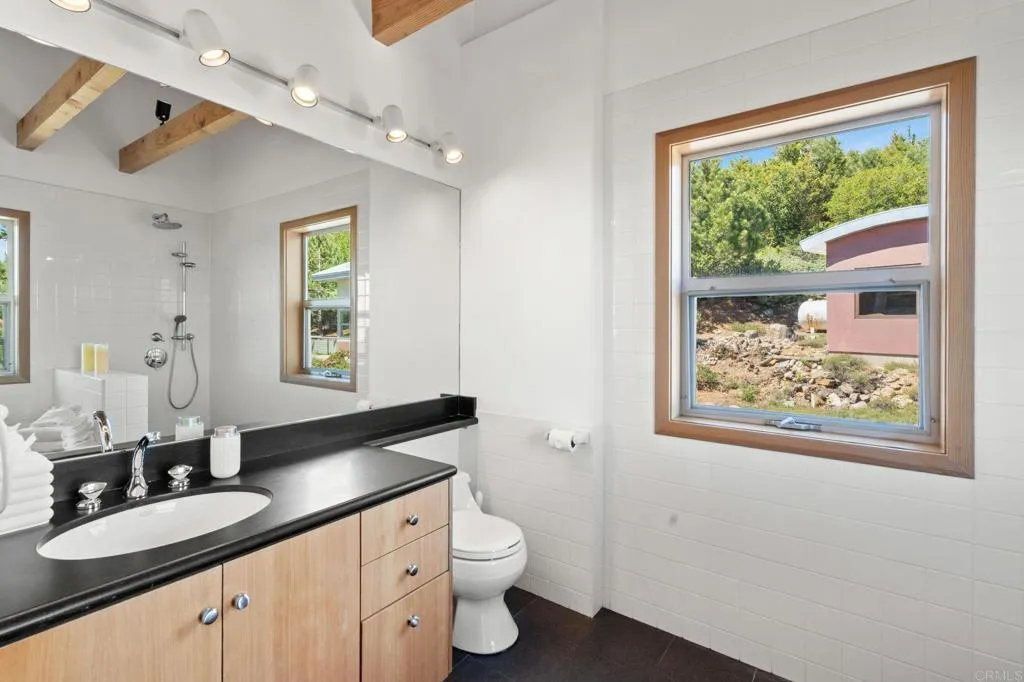 https://cdn.realtyfeed.com/cdn/127/306731814/ebb839dfabe4b230c2a9f334585d613b.webp