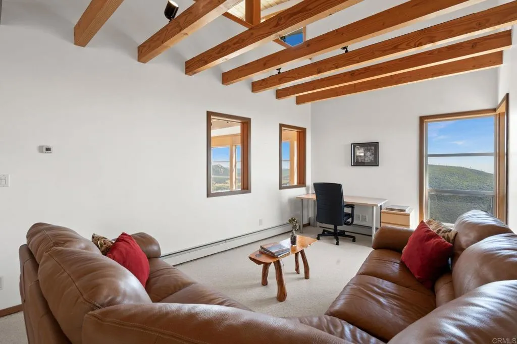 https://cdn.realtyfeed.com/cdn/127/306731814/fad6dd485133b5ab3518715fecb24316.webp