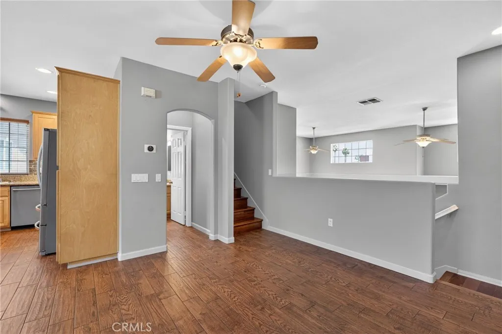 https://cdn.realtyfeed.com/cdn/127/306731870/cc9ccbf06d6ff246d3427a24c811e417.webp