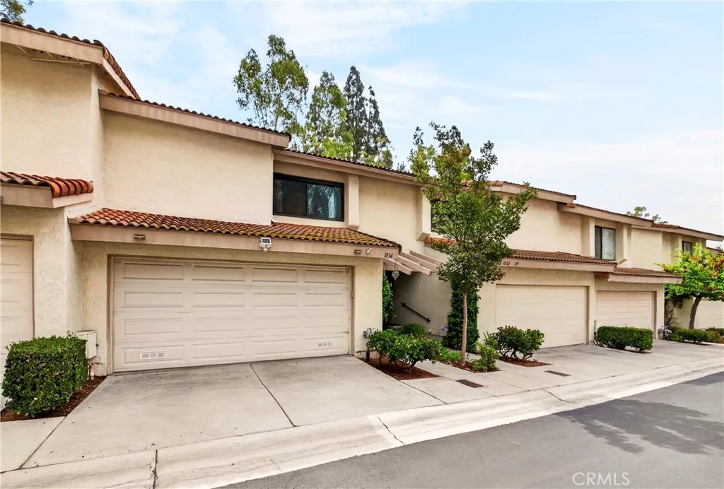 Fullerton, CA 92833