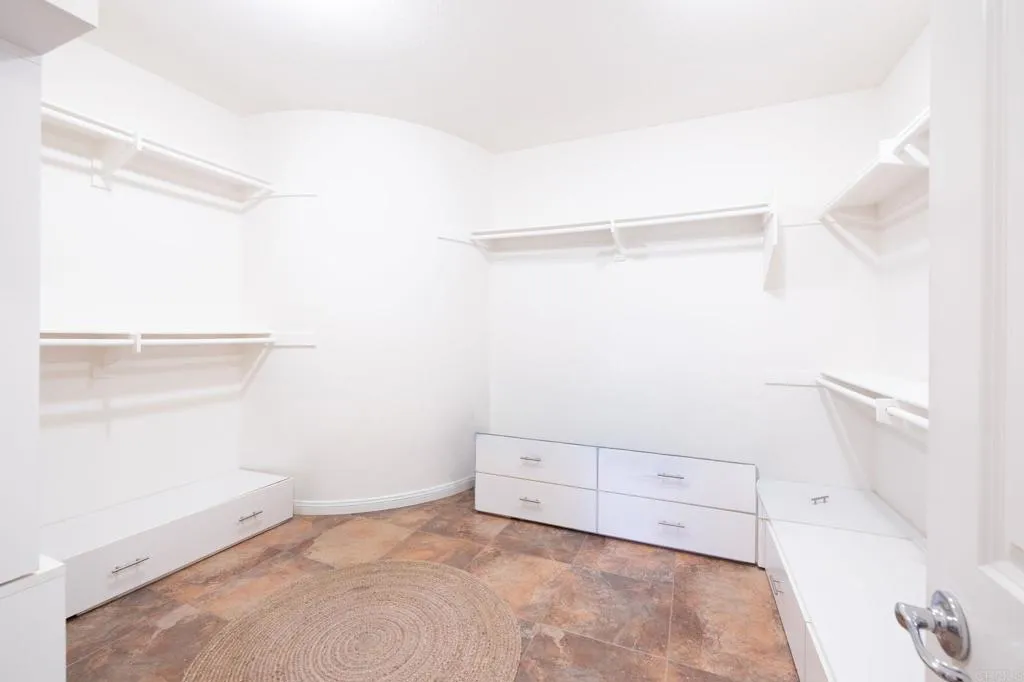 https://cdn.realtyfeed.com/cdn/127/306731970/0a6dc626814e34c235332bd6d0e41ec1.webp