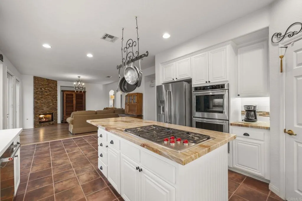 https://cdn.realtyfeed.com/cdn/127/306731970/1372be8bd617bf6a6962f4a2d52d64d1.webp