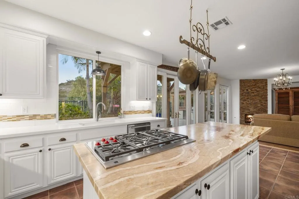 https://cdn.realtyfeed.com/cdn/127/306731970/13f382619ec944a519e20dd889554bbd.webp