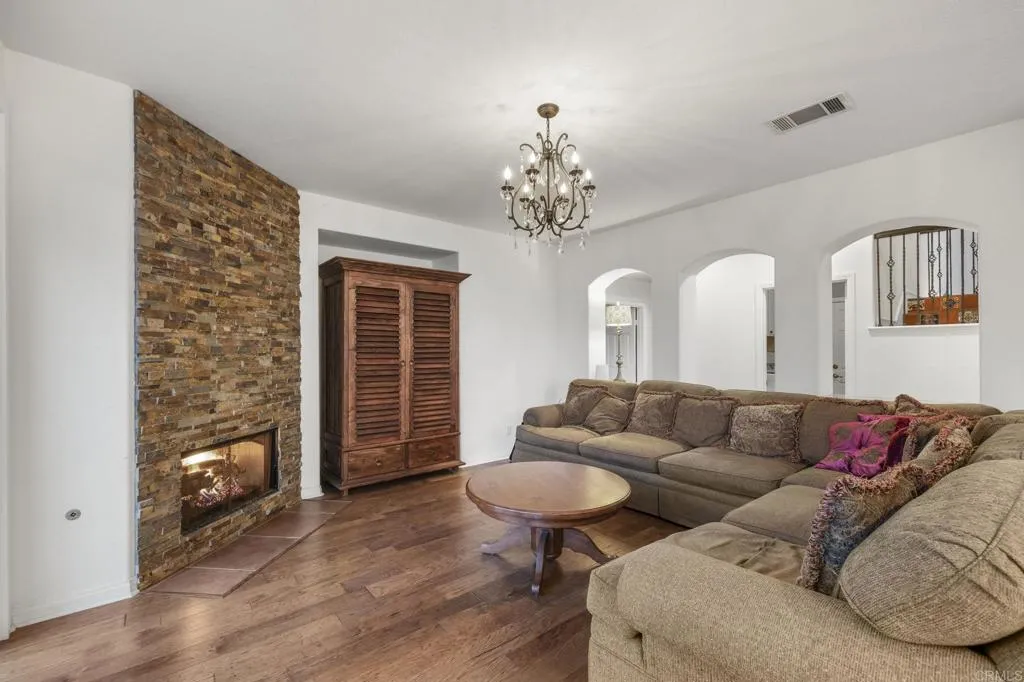 https://cdn.realtyfeed.com/cdn/127/306731970/19b8524da32227228f0be718ccaa72b0.webp