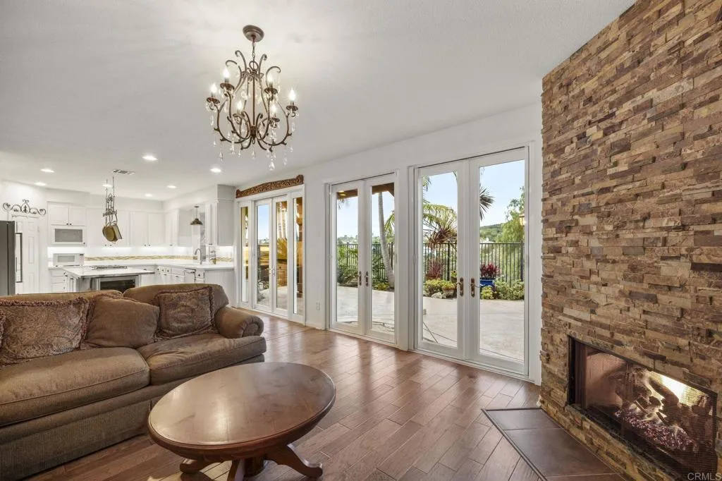 https://cdn.realtyfeed.com/cdn/127/306731970/19bf80407e04fb417ef594ed7a02b8b5.webp