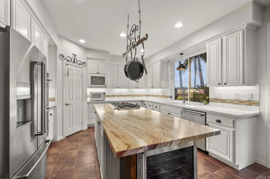 https://cdn.realtyfeed.com/cdn/127/306731970/308cb064fe640625ff046f9f1dac8e2e.webp