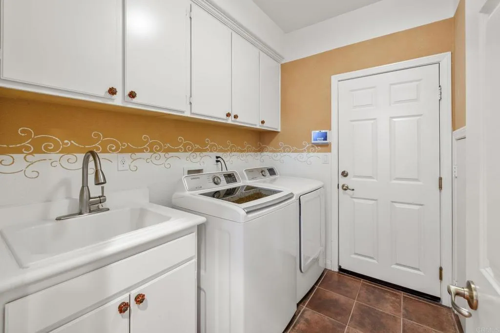 https://cdn.realtyfeed.com/cdn/127/306731970/6b14deb19585edbd8f244492ec5f618f.webp