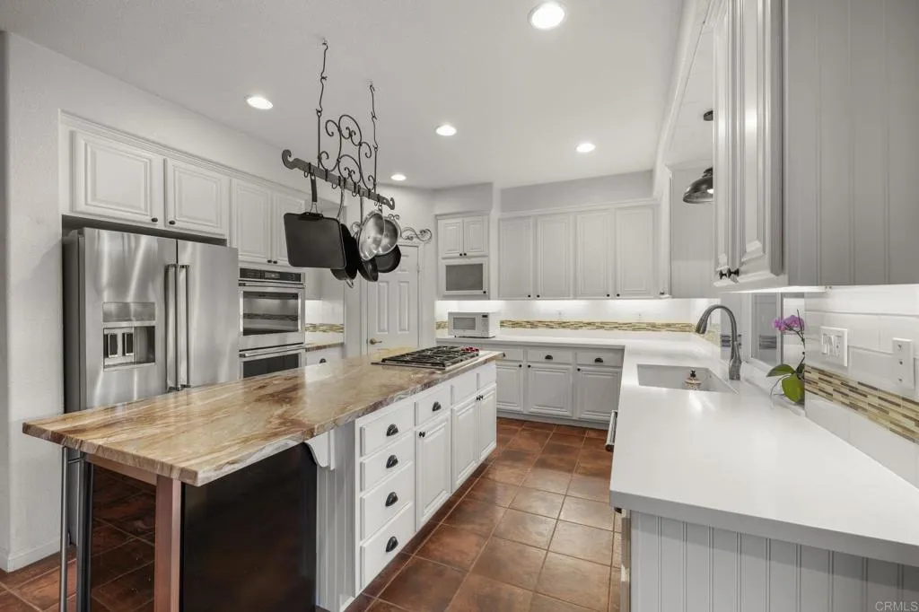 https://cdn.realtyfeed.com/cdn/127/306731970/cab3c1af6ee5fc06baf7fb66847949c3.webp