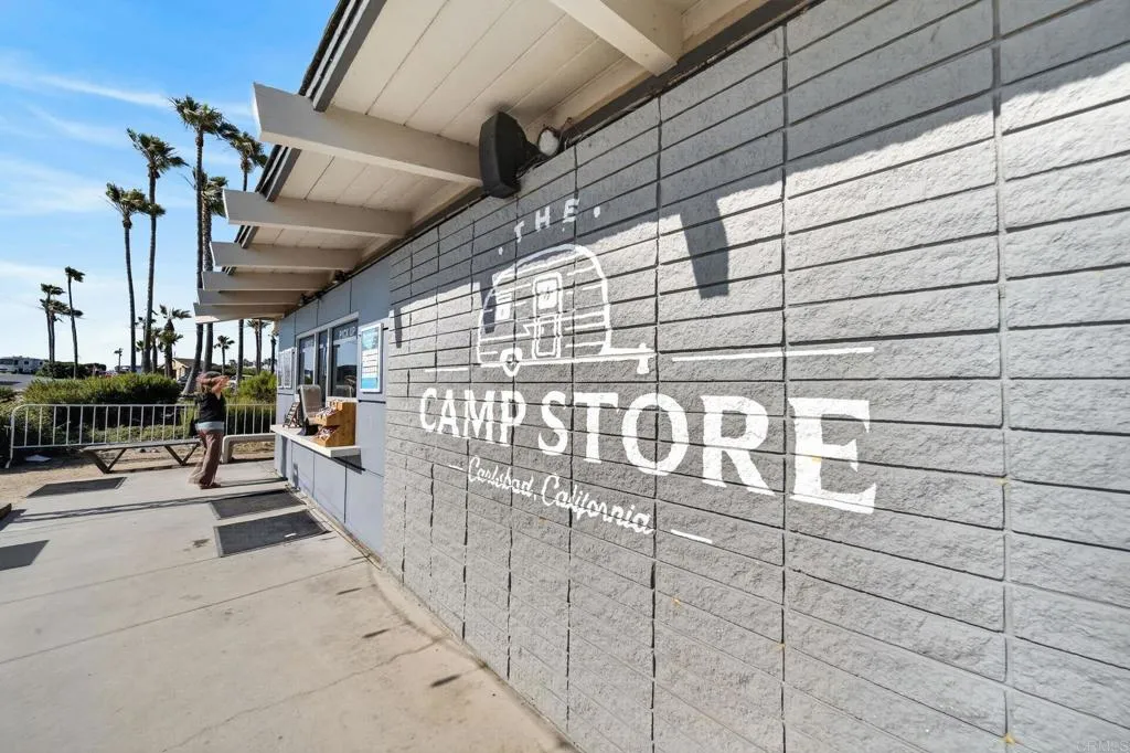 https://cdn.realtyfeed.com/cdn/127/306732001/2b7ae0456ae5b5e0c5d6dab01a873117.webp