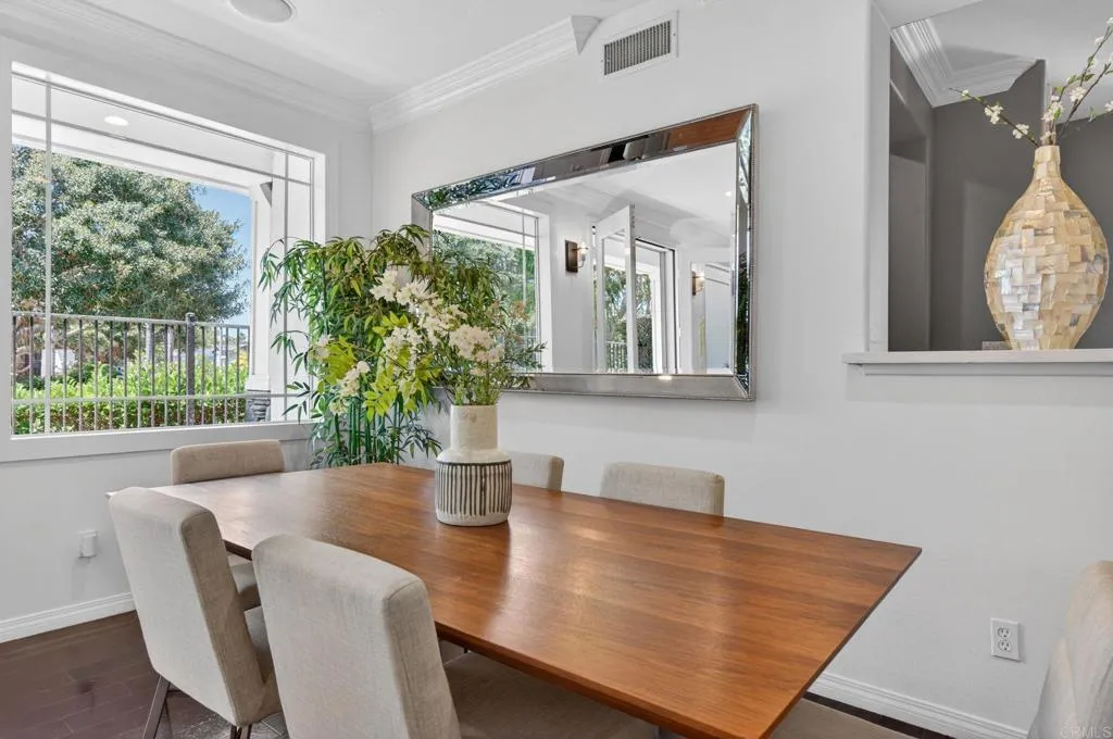 https://cdn.realtyfeed.com/cdn/127/306732001/99ed89f3dc272cd436439c2e7bfb96e5.webp