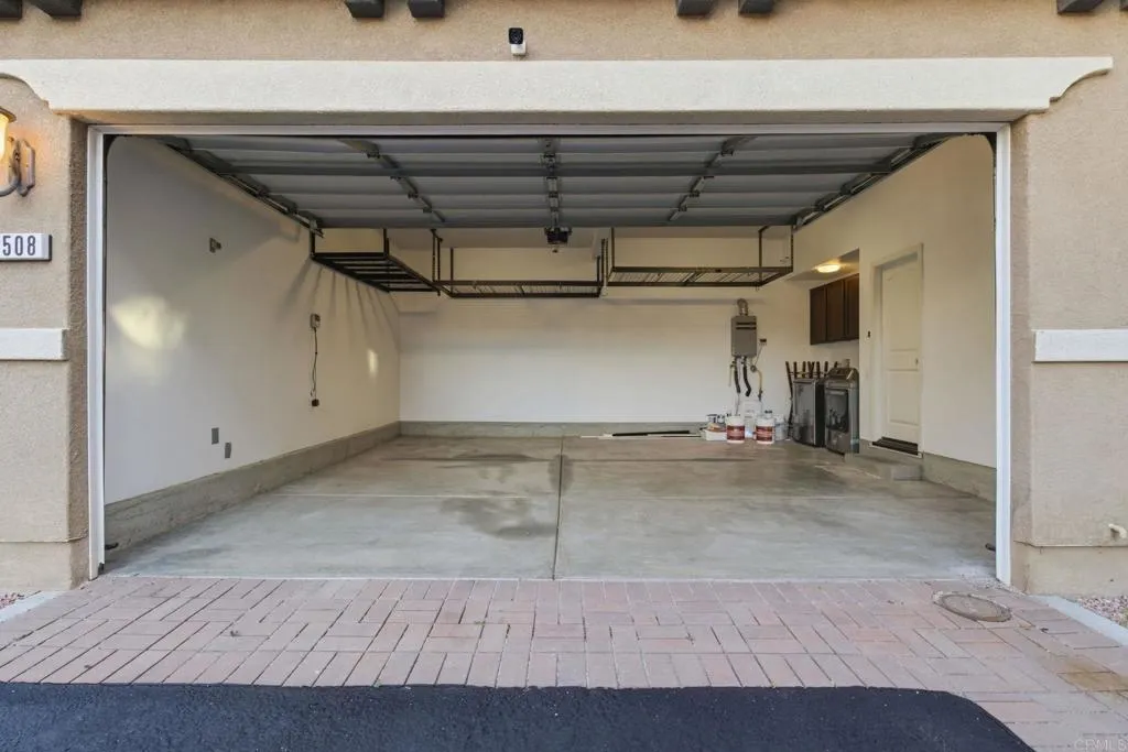 https://cdn.realtyfeed.com/cdn/127/306732005/78da072537c37c330ba622f058e22310.webp