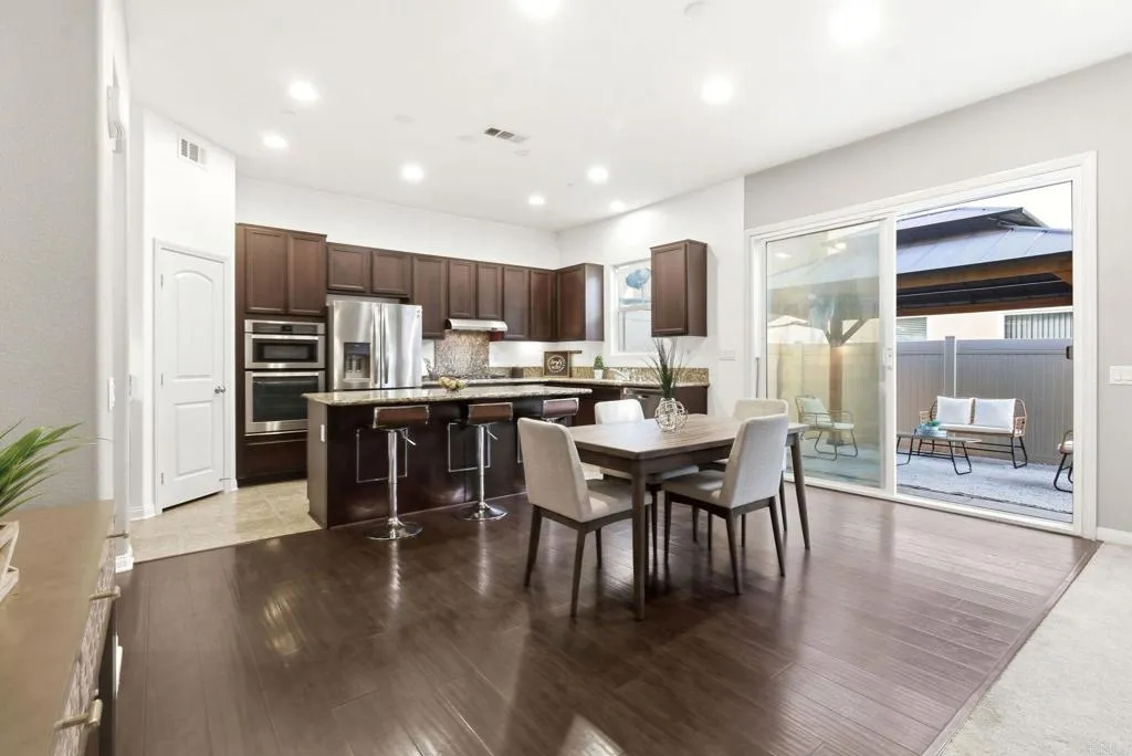 https://cdn.realtyfeed.com/cdn/127/306732005/8945b6c6bea7232d10d64a708cfba194.webp