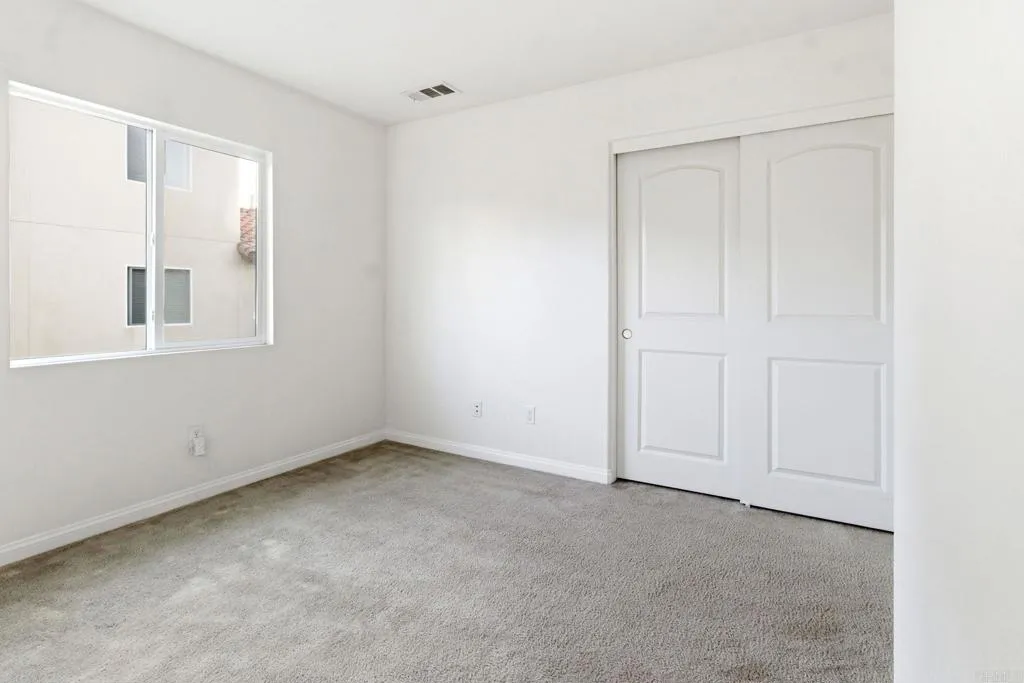 https://cdn.realtyfeed.com/cdn/127/306732005/c2c5ca7596fa7547a4b4e92d783531d7.webp