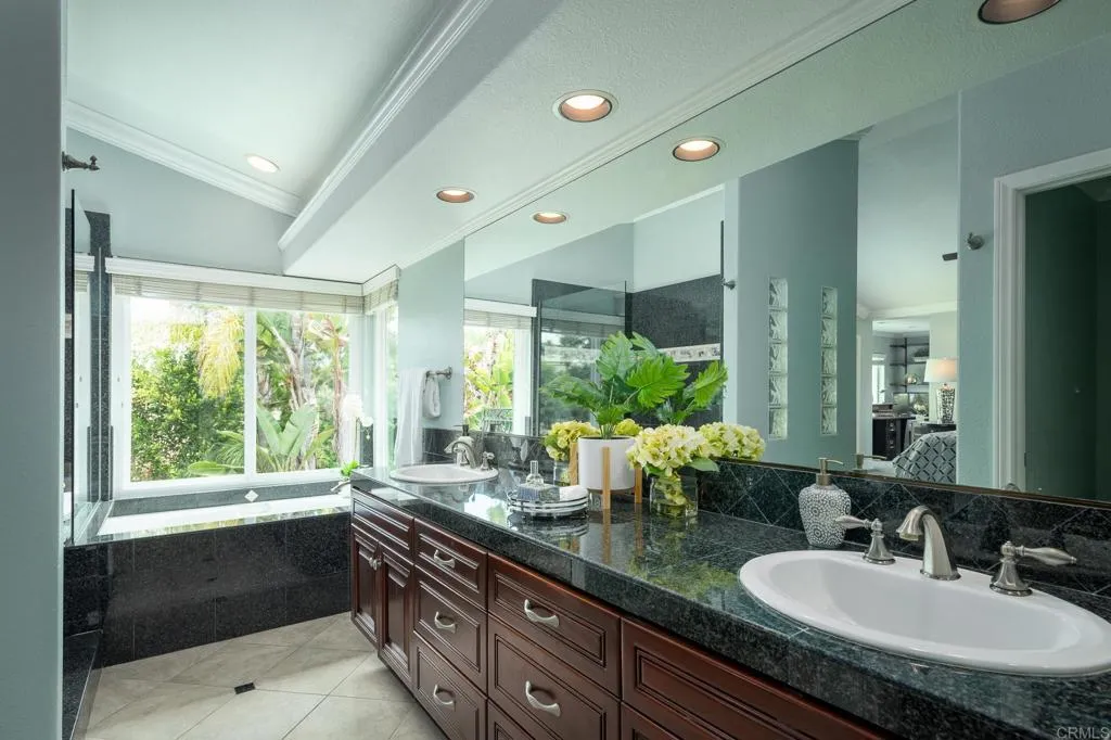 https://cdn.realtyfeed.com/cdn/127/306732021/18a996a5f3cb0fbf21666fb8b48e1d86.webp
