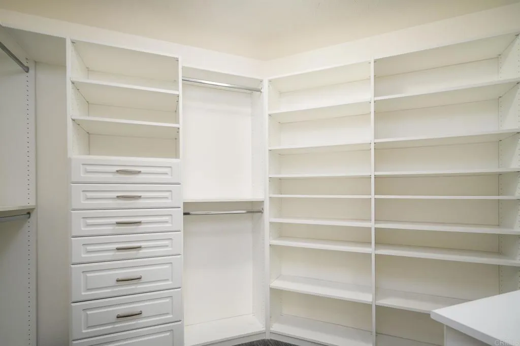 https://cdn.realtyfeed.com/cdn/127/306732021/575b6c16b0a832c1ef9d3aa153b7aa51.webp