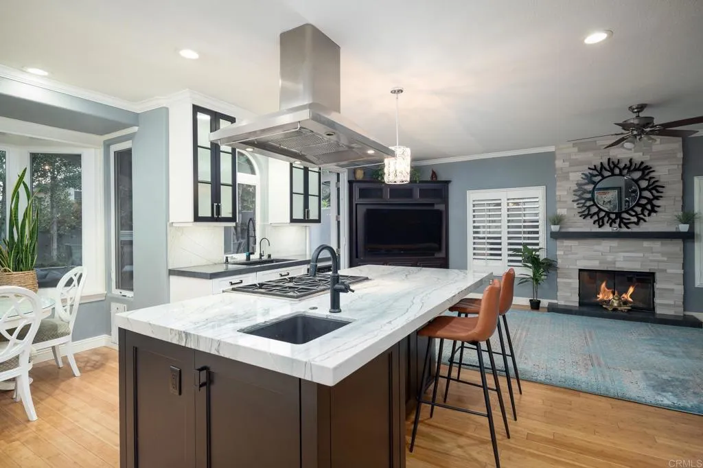 https://cdn.realtyfeed.com/cdn/127/306732021/f95fc63760371d978598c6fae094a897.webp