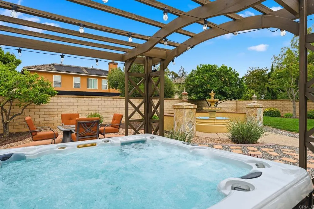 https://cdn.realtyfeed.com/cdn/127/306732023/345f37e53f2260aeafe6ea286fb6da11.webp