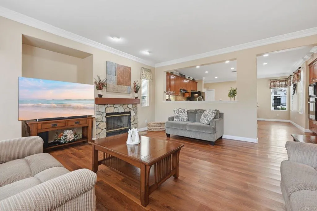 https://cdn.realtyfeed.com/cdn/127/306732023/aecd763e1facfc042779044125b9ec57.webp