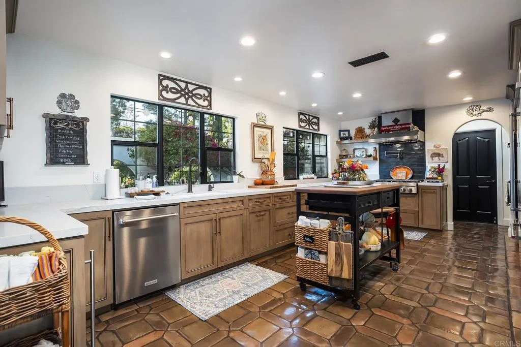https://cdn.realtyfeed.com/cdn/127/306732068/3c3792d5e086ea4f946647a5ee5fd618.webp