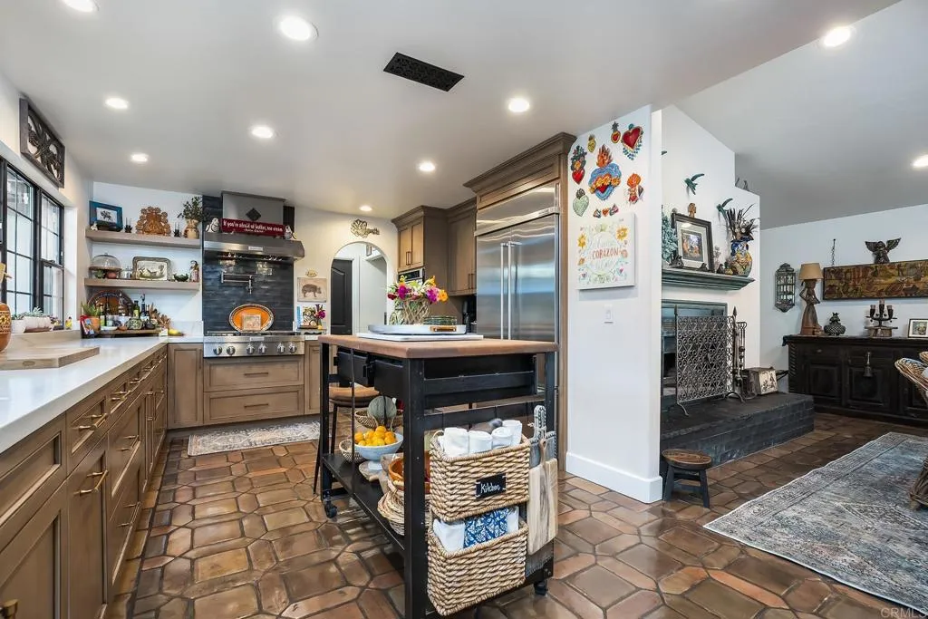 https://cdn.realtyfeed.com/cdn/127/306732068/4d17b71211d530cf310a3f7010d459fb.webp