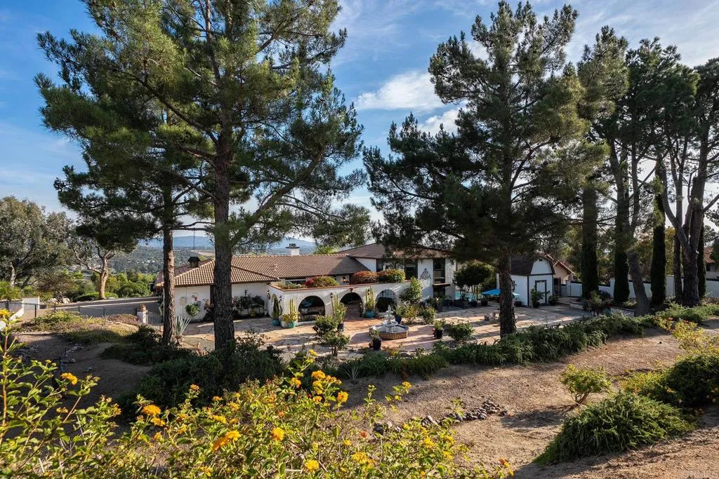 https://cdn.realtyfeed.com/cdn/127/306732068/8b9b1398bc23fe73c31e3dc6cb5d861b.webp