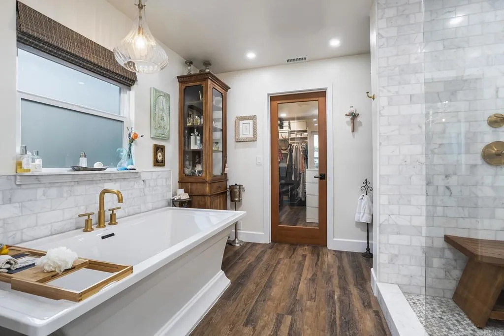 https://cdn.realtyfeed.com/cdn/127/306732068/a11fc70f9475de380a78b2952cec6f19.webp