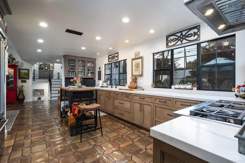 https://cdn.realtyfeed.com/cdn/127/306732068/d375446162426860b2e4764477663f5a.webp