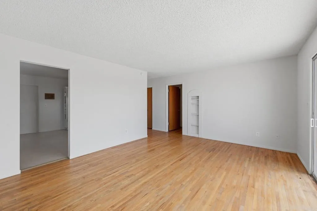 https://cdn.realtyfeed.com/cdn/127/306732090/4b1e1e223b01ffdb2d1db50889e16bb3.webp