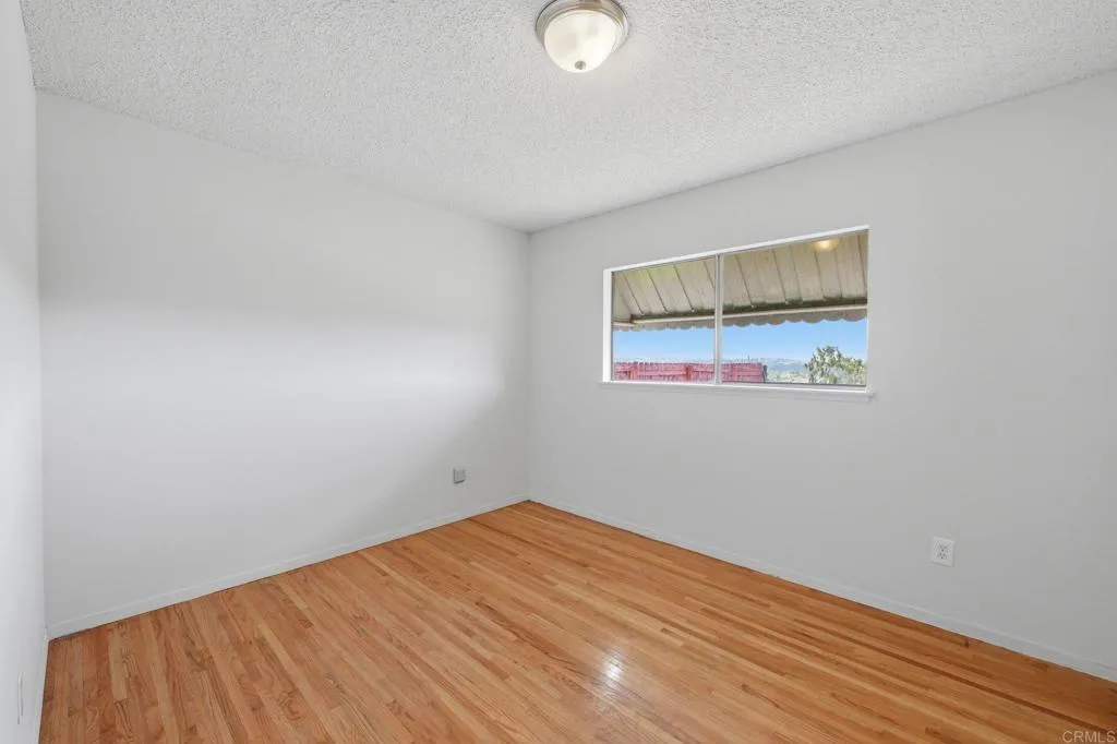https://cdn.realtyfeed.com/cdn/127/306732090/649ce1d33d4ceae5e6e84e8e64fcde45.webp
