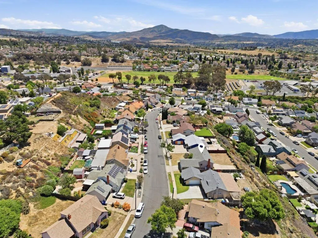 https://cdn.realtyfeed.com/cdn/127/306732090/93be90a5f56cea6b5e53a3162c29851a.webp