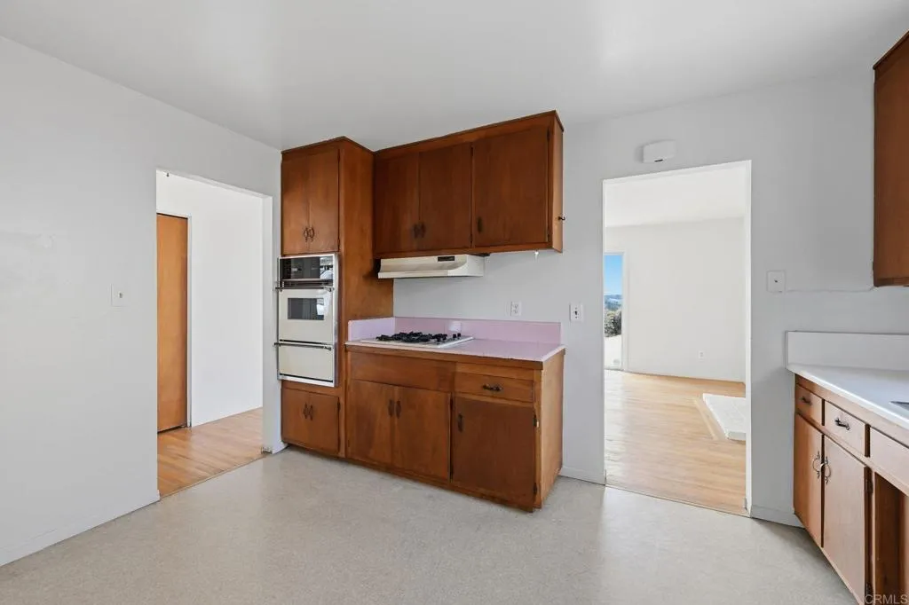 https://cdn.realtyfeed.com/cdn/127/306732090/cda0d05caad915be76a13d2e6bb0ee1e.webp