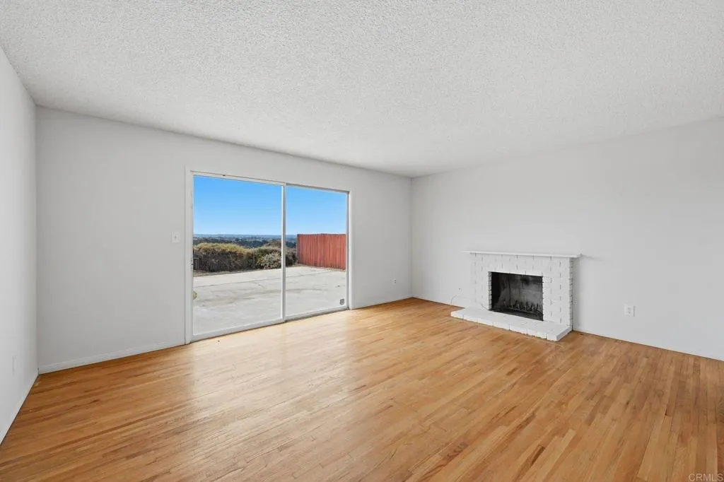 https://cdn.realtyfeed.com/cdn/127/306732090/d0e013a2eb7e2e2dfb11856b7dae7fc6.webp