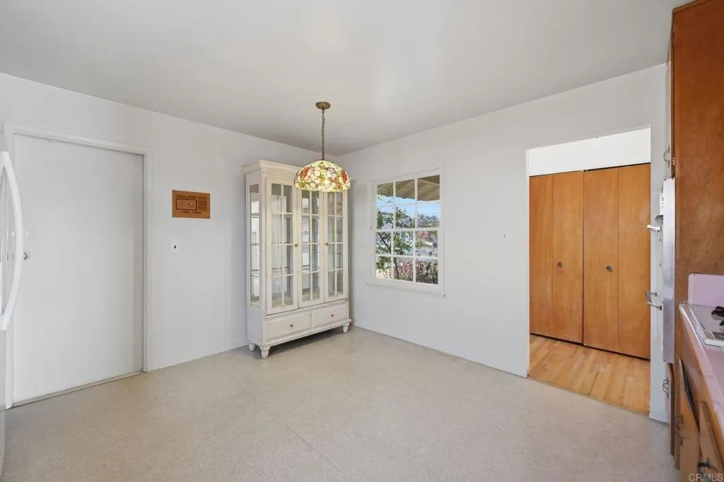 https://cdn.realtyfeed.com/cdn/127/306732090/d3f892b35ac685df542334252076cffd.webp