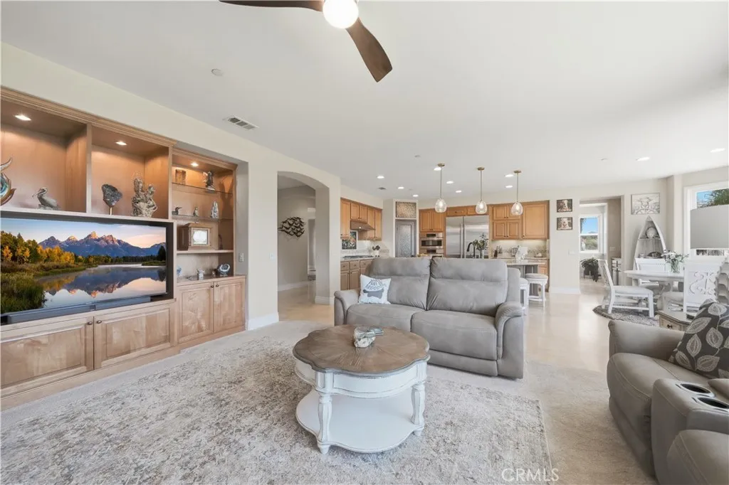 https://cdn.realtyfeed.com/cdn/127/306732147/0594fbb5f5a249ac669415cd456cbbc8.webp