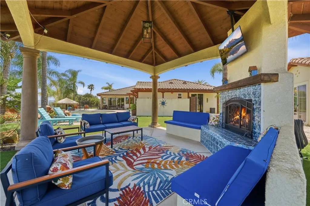 https://cdn.realtyfeed.com/cdn/127/306732147/0610372483925069153c36829861c0de.webp