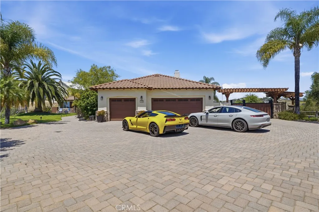https://cdn.realtyfeed.com/cdn/127/306732147/2aaa98df7a88170c28fbfe82cf6fa0b4.webp